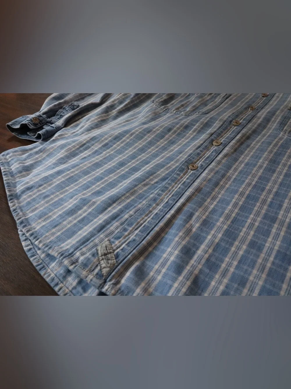 90s Levi's Light Blue Plaid Button-Up Shirt